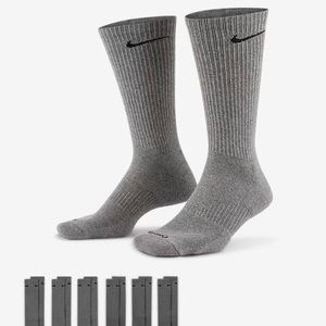 NIKE 
Training Crew Socks (6 Pairs)
Nike Everyday Cushioned